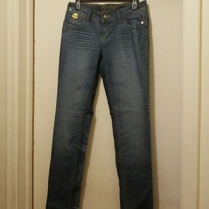 Denim blue Dereon jeans.